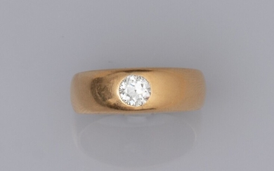Bague d'homme en or jaune 750°/°° (18K) , sertie d'un diamant taille ancienne de 0.40...
