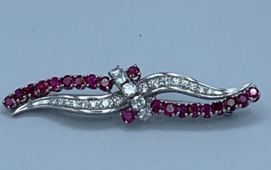 Brooch 750 white gold - platinum - diamonds and rubies