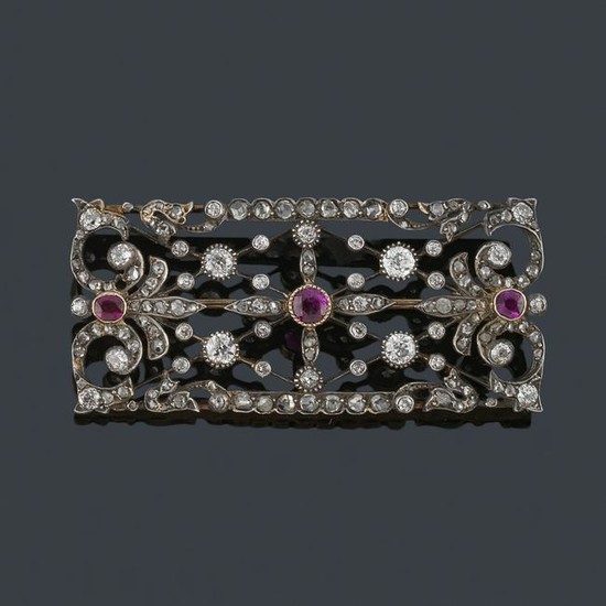 Brooch with old cut diamonds and rosa in 18K yellow