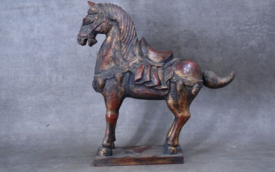 CHINE. Cheval en bois sculpté et laqué rouge... - Lot 55 - Alexandre Landre