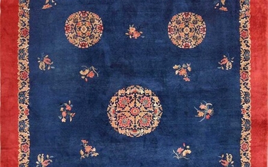 CHINESE CARPET. 13 ft 7 in x 11 ft (4.14 m x 3.35 m).