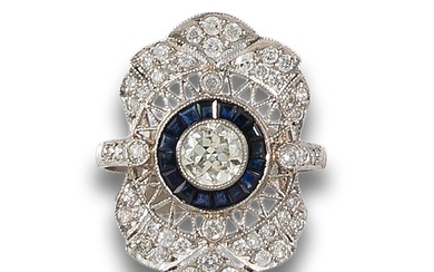 COCKTAIL RING, HALO STYLE, WITH DIAMONDS AND SAPPHIRES, IN PLATINUM