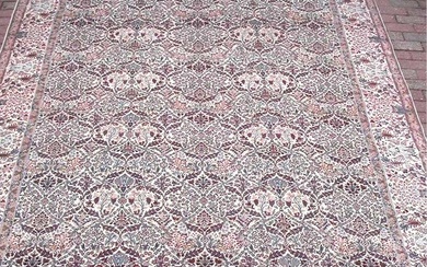 Carpet - 352 cm - 255 cm