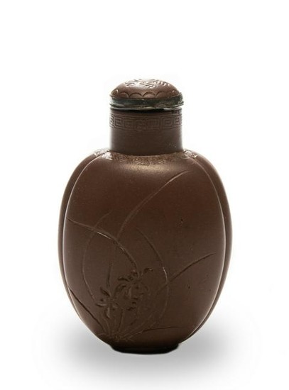 Chinese Yixing Zisha Snuff Bottle, Early 19th Century