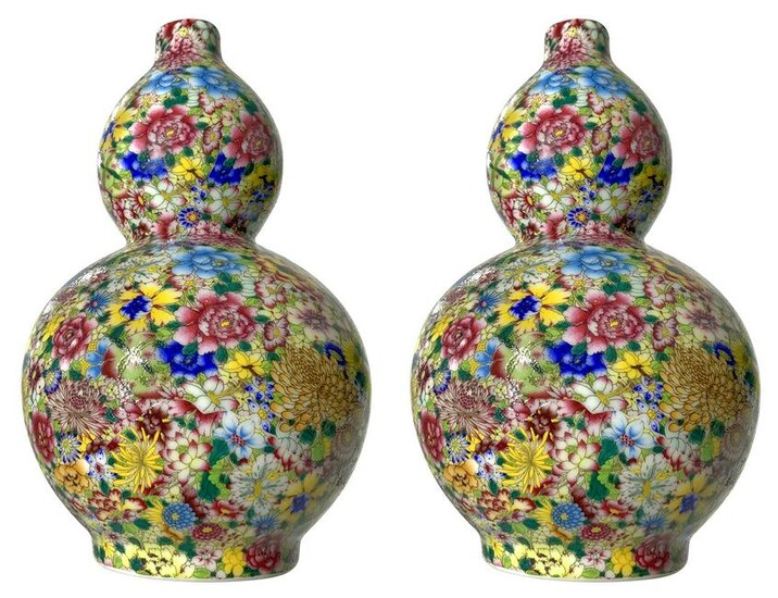 Couple of small double-gourd vases finely decorated in