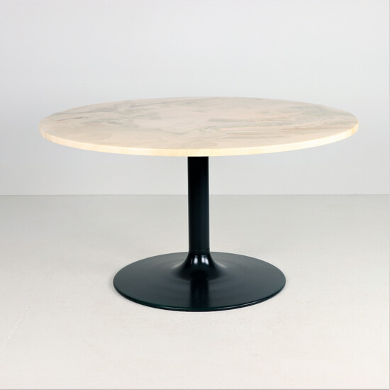 DINING TABLE, tulip model, late 20th century.