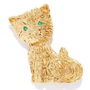 EMERALD NOVELTY CAT BROOCH in high carat yellow gold