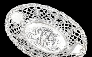Emil Freund German pierced bonbon dish with repousse cherubs and floral garlands - Bonbon basket - .800 silver, Silver