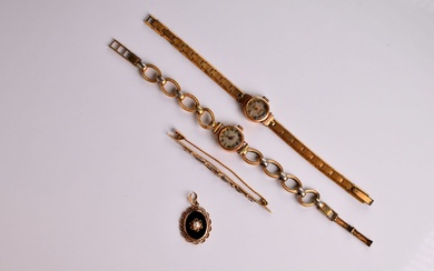 Ensemble de bijoux en or 18K 750/1000e comprenant deux montres de dames, boitiers en or...
