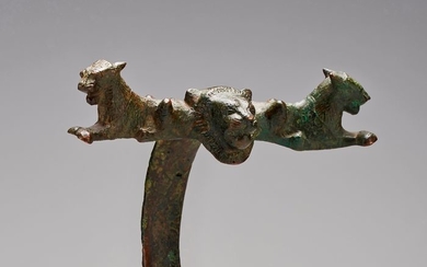 Etruscan Bronze HANDLE WITH 3 LIONS - 17×12×7 cm - (1)