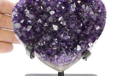 Extra Quality Amethyst Heart on stand - 138×100×47 mm - 1082 g