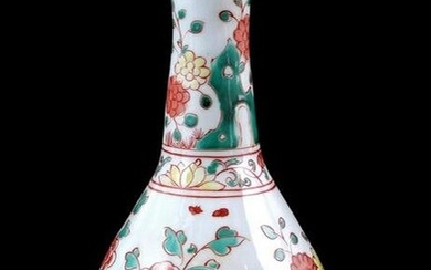 Famille Rose porcelain pointed vase with a decoration