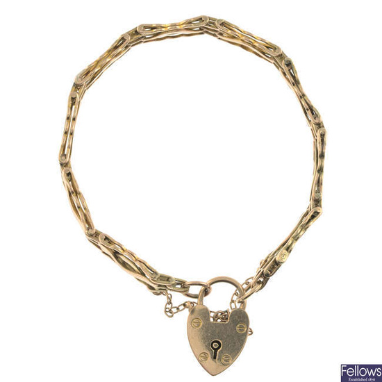 Fancy-link bracelet, with heart-shape padlock clasp