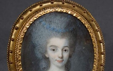 Fine painted miniature "Rococo Lady", gouache/ivory, mounted in an oval gilded brass frame as a pin (completed), mother-of-pearl lining on the back, 18th century, 5,2x4,5cm, slight pressure marks, glass with scratches