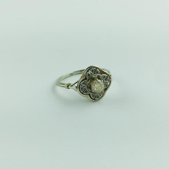 French art deco ring in 18 K white gold with diamond