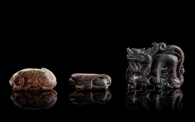 GROUP OF THREE JADE ANIMAL CARVINGS MING DYNASTY, 17TH CENTURY