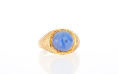 Gentleman's Gold and Star Sapphire Ring