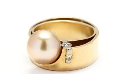 Gold, Pearl, and Diamond Ring, Jewelsmith