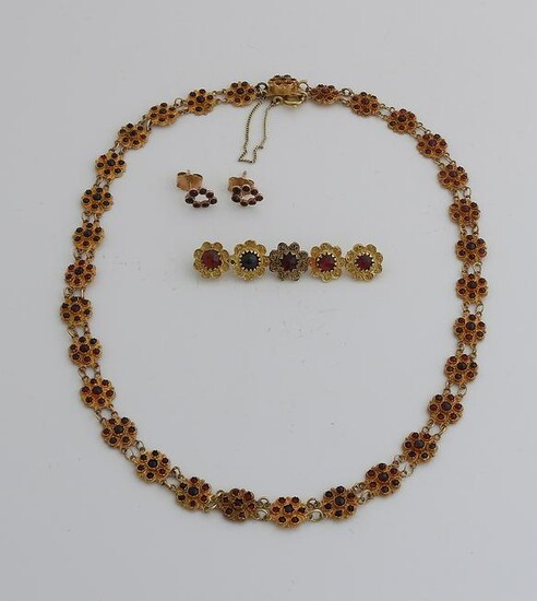 Gold boat necklace, earrings and brooch, 585/000, with