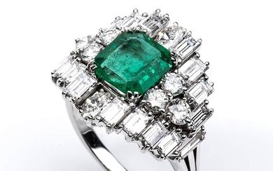 Gold, emerald and diamonds ring 18k white gold ring, set...