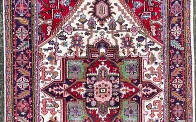 Heriz - Carpet - 308 cm - 198 cm