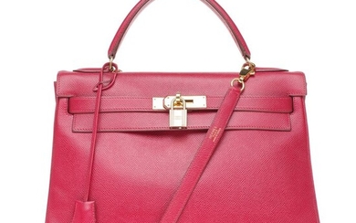 Hermès - Kelly 32cm retourné avec bandoulière en Courchevel rougegarniture en métal plaqué or Crossbody bag