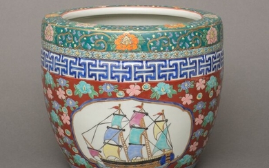 Hibachi - Porcelain - Colourful porcelain hibachi 火鉢 (fire bowl) with a rich design of 'Barque' Tall ships and flowers - Japan - Shōwa period (1926-1989)