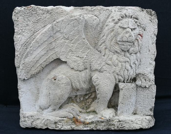 High relief in stone - Stone (mineral stone) - possibly 19th century