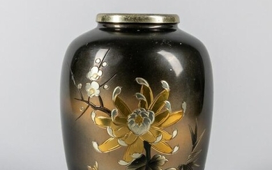 Japanese Taisho Period Gold & Silver Vase
