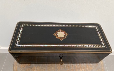 Jewellery box - Beautiful Napoleon III style (boulle) inlaid jewelry box with handy compartments - Wood