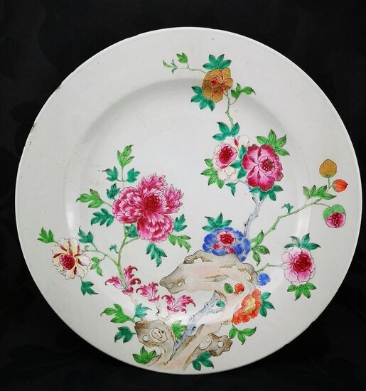 Large Dish - Porcelain - Flowers and Rock - China - Qianlong (1736-1795)