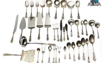 Lucrative Wallace Sterling Silver Cutlery Set
