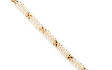 MIKIMOTO, YELLOW GOLD AND CULTURED PEARL BRACELET