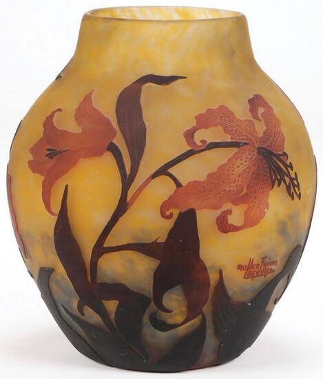 MULLER FRES FRENCH CAMEO GLASS VASE, C. 1910