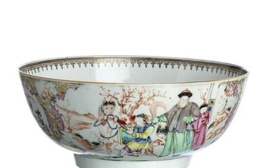 'Mandarin' punch bowl in Chinese porcelain, Qianlo