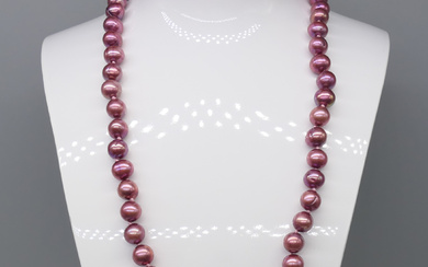 PURPLE FRESHWATER PEARL necklace.