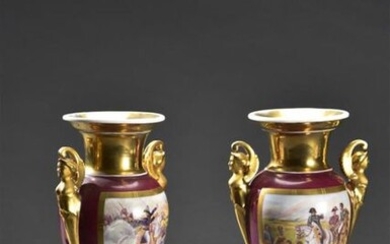 Paire de vases balustre sur piédouche en porcelaine de Paris, à décor sur fond rouge et or de scènes napoléoniennes dans des réserves, signées (illisible)