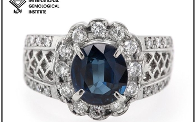 Platinum - Ring - 2.50 ct Sapphire - 0.50 ct Diamonds - No Reserve Price