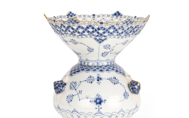 Royal Copenhagen große Vase 'Musselmalet' mit Schnecken