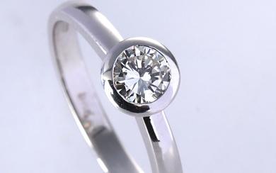 Solitaire diamond ring of 18 kt. white gold, total 0.44 ct. (I/SI1) IGI cert.
