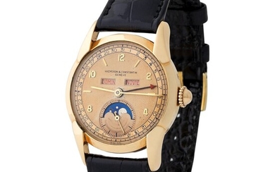 Vacheron Constantin. Very Elegant and Rare Triple Calendar Wristwatch in Yellow Gold, Reference 4462, With Moon Phases