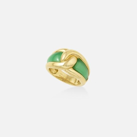 Van Cleef & Arpels, Chrysoprase and gold ring