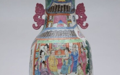 Vase famille rose en porcelaine de Canton 'personages', 19ième siècle (h65cm) (*)