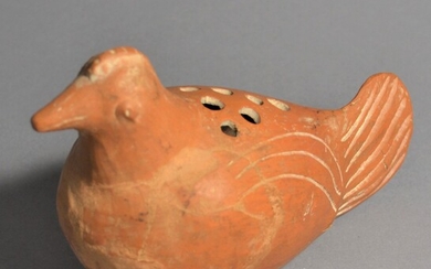 Vase olfactif en forme d'oiseau Romaine, 1.-3. siècle après J.-C. Terra-Sigillata, L = 17,4 cm...