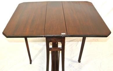 Victorian mahogany Sutherland table with drop leaves, gate-l...