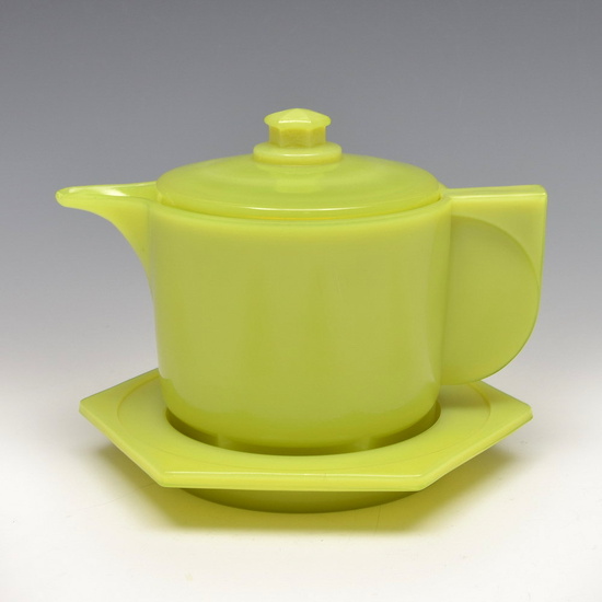 Yellow pressed teapot, design H.P.Berlage & Piet Zwart 1924, executed...