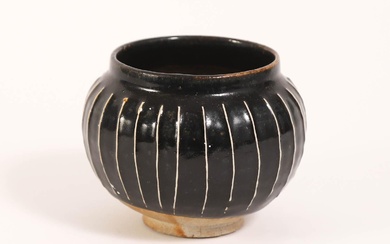 iGavel Auctions: Chinese Cizhou Black-Glazed Ribbed Jar ASW1C