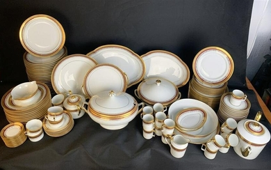 118 PC. FRENCH LIMOGES DINNER SERVICE