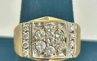 14kt Gold and Diamonds Cluster Ring