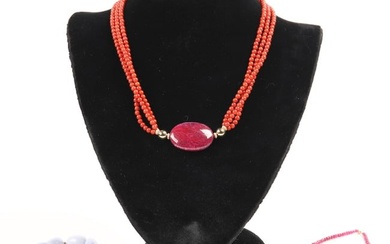 (5) Semi-precious stone necklaces and rings